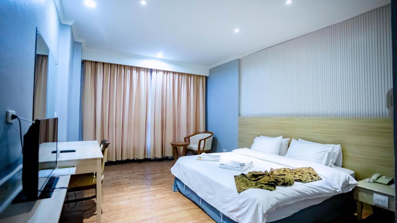 Cbd 2 Hotel Surat Thani Exteriör bild
