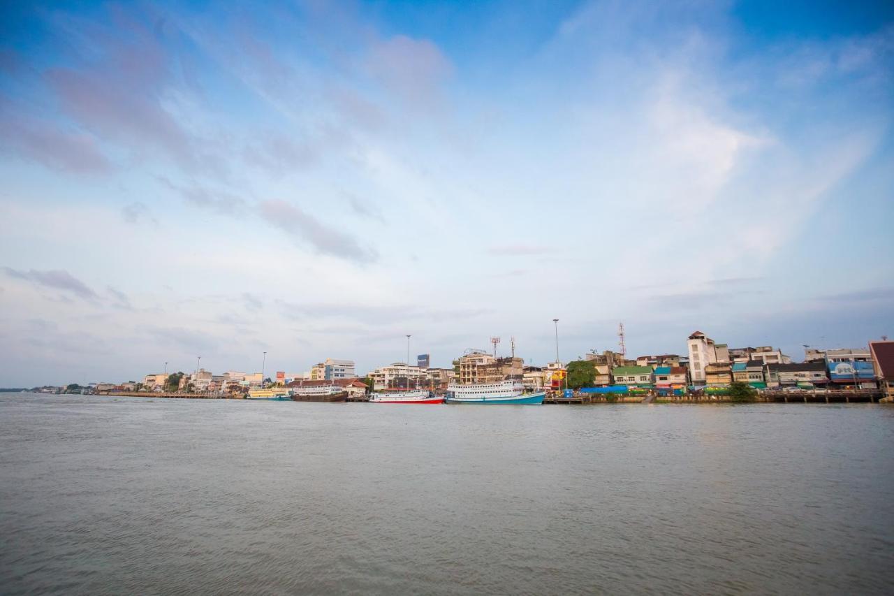 Cbd 2 Hotel Surat Thani Exteriör bild